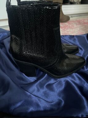 Mix No. 6 Black Textured Pointed-Toe Ankle Boots